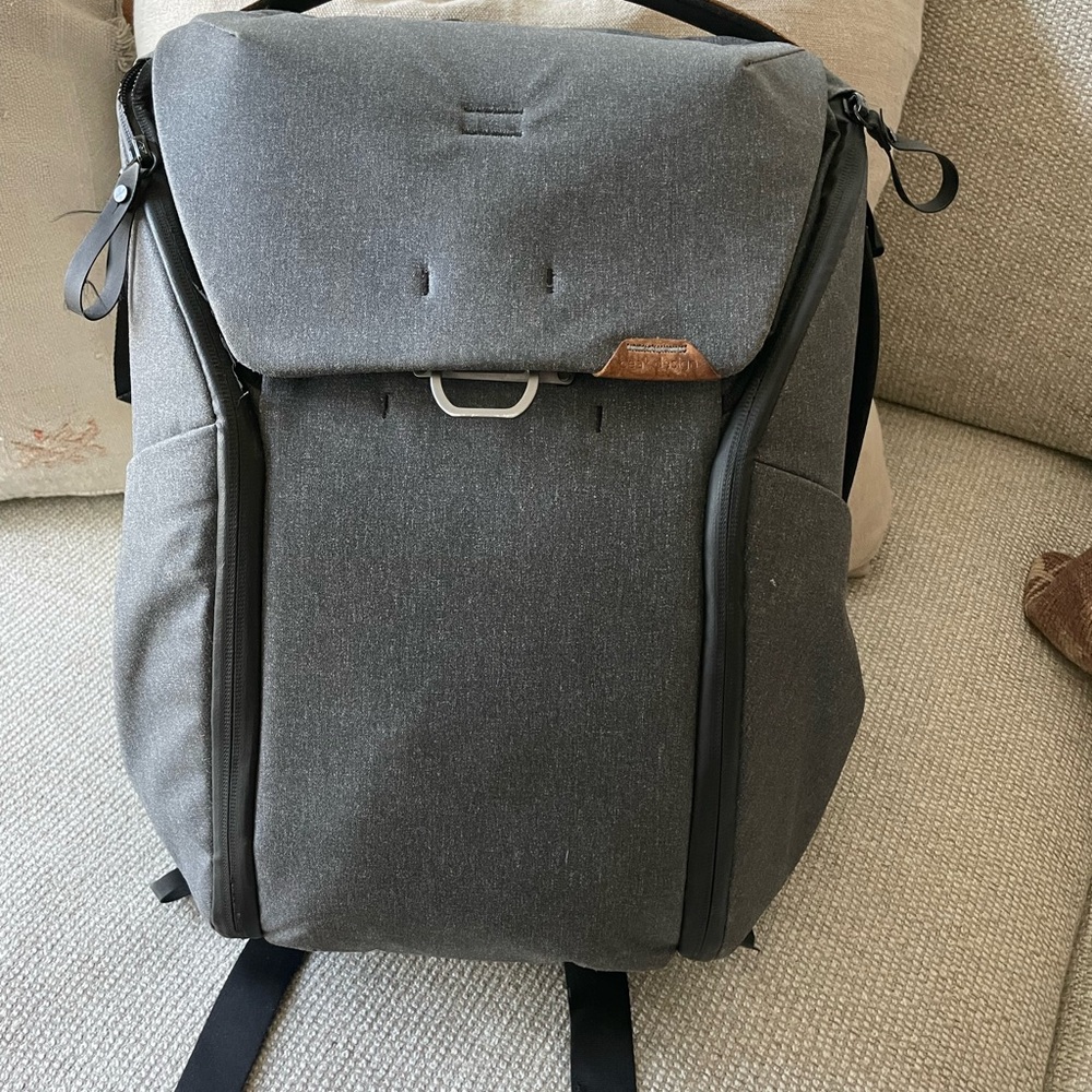 Peak Design Everyday Backpack v2 20L with all accessories